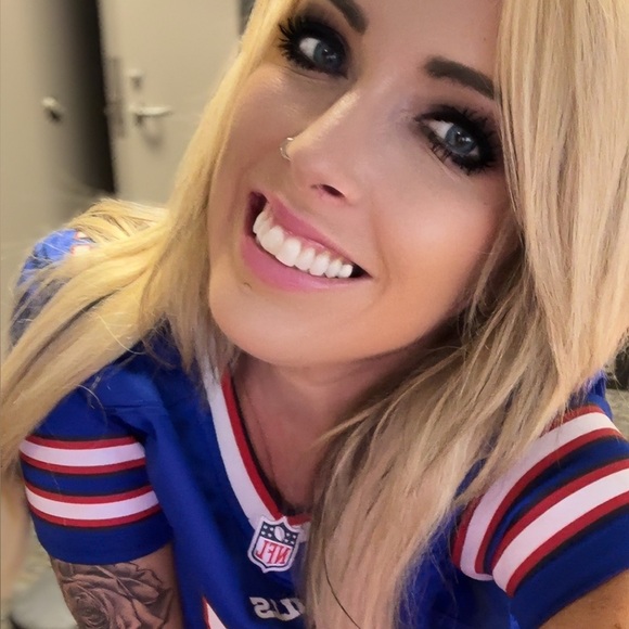 Meet your Posher, Wendy - Picture 2 of 5